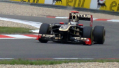 Nick Heidfeld kører her. Han er tysker